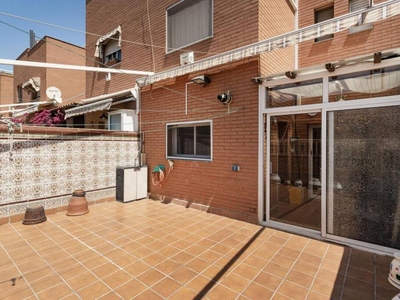 Venta Casa adosada Badalona. Plaza de aparcamiento calefacción individual 183 m²