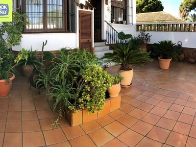 Venta Casa adosada Chiclana de la Frontera. Con terraza 124 m²