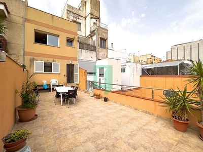 Venta Casa adosada en Carrer den Guixeras Badalona. Buen estado con terraza 312 m²