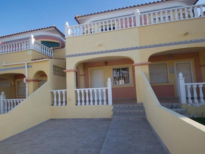 Venta Casa adosada en Carretera San Miguel de Salinas 118 Orihuela. Con terraza 83 m²