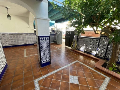 Venta Casa pareada Jerez de la Frontera. Plaza de aparcamiento 91 m²