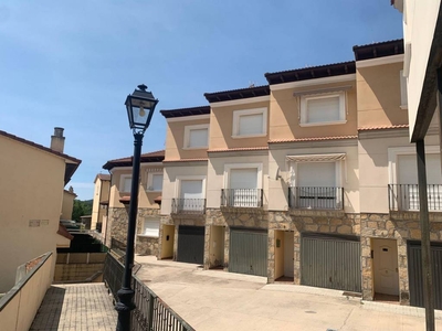 Venta Casa unifamiliar en Alvaro De Luna 21 La Adrada. Con terraza 133 m²