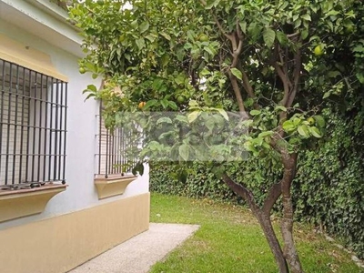Venta Casa unifamiliar en Avenida de Medina Sidonia s/n Jerez de la Frontera. 527 m²