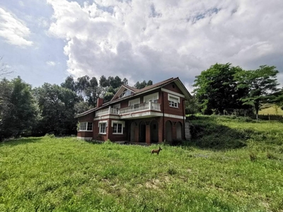 Venta Casa unifamiliar en Barrio El Cuco Bárcena de Cicero. A reformar 345 m²