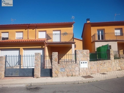 Venta Casa unifamiliar en Cabeza De La Parra El Tiemblo. Con terraza 130 m²
