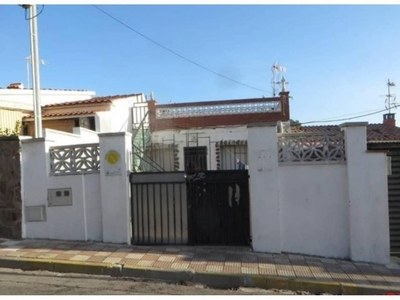 Venta Casa unifamiliar en Calle PETUNIA Esparreguera. A reformar con terraza 62 m²