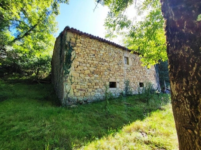Venta Casa unifamiliar en Fuente Acebal Santiurde de Toranzo. A reformar 182 m²