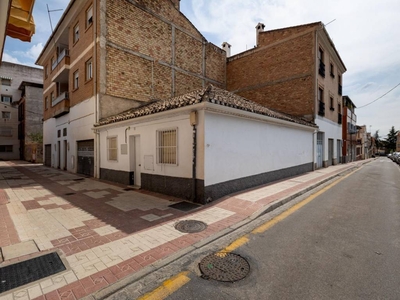 Venta Casa unifamiliar Granada. Con terraza 90 m²
