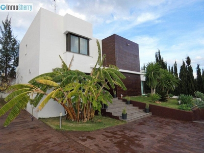 Venta Casa unifamiliar Jerez de la Frontera. Con terraza 343 m²
