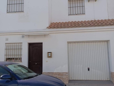 Venta Casa unifamiliar Los Palacios y Villafranca. 146 m²
