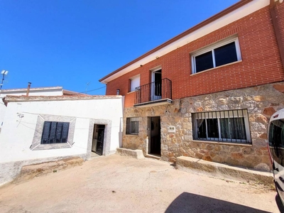 Venta Casa unifamiliar Santa Cruz de Pinares. Con balcón 221 m²