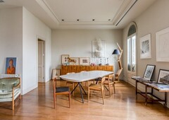 Alquiler piso elegante apartamento en alquiler en una maravillosa finca en una de las calles más chic en Barcelona
