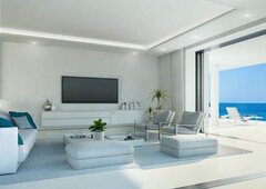 Apartamento en venta en New Golden Mile, Estepona, Málaga