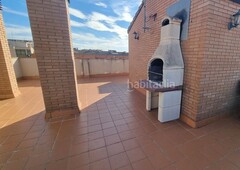Ático con 3 habitaciones amueblado con ascensor y calefacción en Lleida