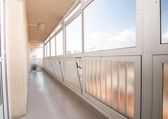 Ático con 4 habitaciones con ascensor, calefacción y aire acondicionado en Terrassa