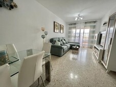 Piso con 3 habitaciones amueblado con ascensor, parking y vistas a la montaña en Vélez - Málaga