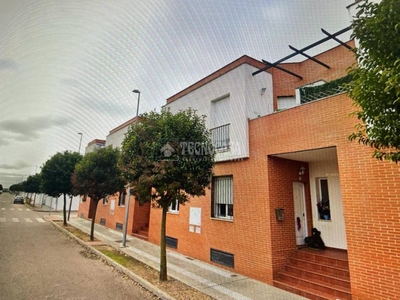 Venta Casa adosada Badajoz. Con balcón 121 m²