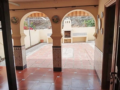 Venta Casa adosada en A-355 Marbella. Buen estado con terraza 360 m²