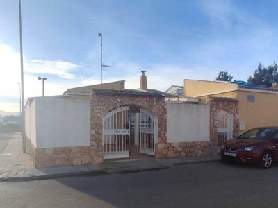 Venta Casa adosada en Calle Puerto Capaz Cartagena. Buen estado plaza de aparcamiento calefacción central 128 m²
