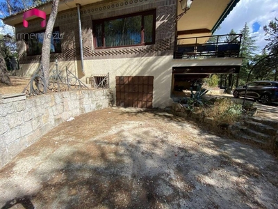 Venta Casa unifamiliar en Berzosilla De La Torrelodones. Con terraza 447 m²