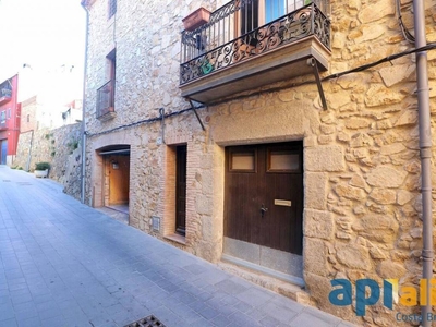 Venta Casa unifamiliar en Calle Major de Sant Joa 17230 Palamos Palamós. Buen estado plaza de aparcamiento con balcón calefacción central 380 m²