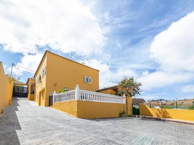 Venta Chalet Arucas. Con terraza 300 m²