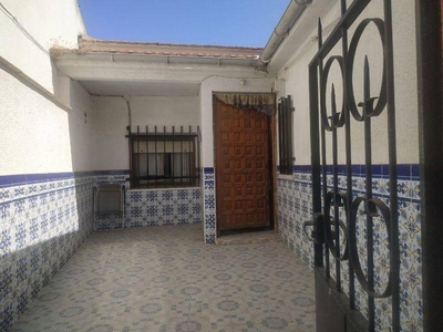 Venta Chalet en Calle Prim Añover de Tajo. Con terraza 300 m²