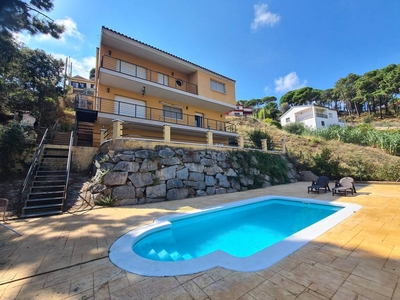 Venta Chalet Sant Cebrià de Vallalta. Buen estado plaza de aparcamiento con balcón calefacción central 222 m²