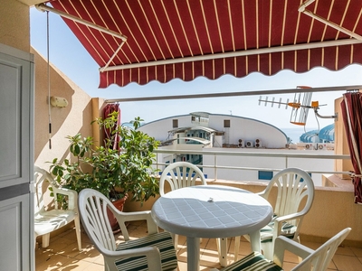 Apartamento de dos dormitorios con terraza en Castell del Ferro