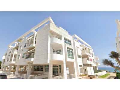Apartamento en zona Puerto de Roquetas de Mar en residencial en 1ª línea de playa con piscina y plaza de garaje