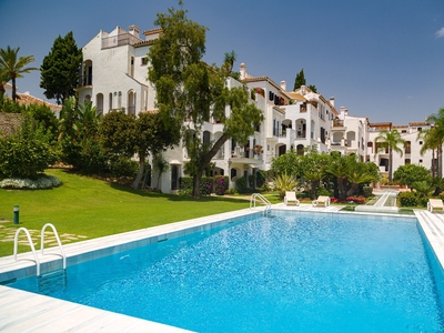Apartamento totalmente reformado en venta en la Milla de Oro de Marbella