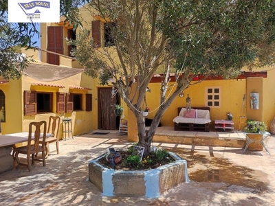 Casa con terreno en Ciutadella de Menorca