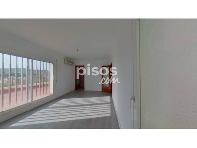 Apartamento en alquiler en Carrer de Torras i Bages en Centre-Cordelles por 890 €/mes