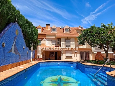 Venta de casa con piscina en Las Fuentezuelas (Jaén)