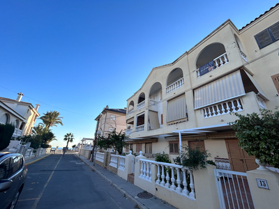 Inversión Inmobiliaria en Santa Pola: Piso de 2 Habitaciones a 30 Metros de la Playa por 104.000€ Venta Santa Pola