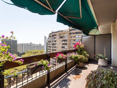 Piso de 202m² con 24m² terraza en venta en Turó Park