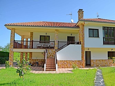 Villa con piscina en Llanes