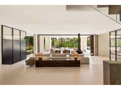 Alquiler Casa unifamiliar en Calle Avenida de la Infanta Marbella. Buen estado con terraza 420 m²