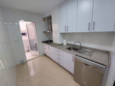 Alquiler piso se alquila piso de 2 dormitorios y garaje en el centro en Cartagena