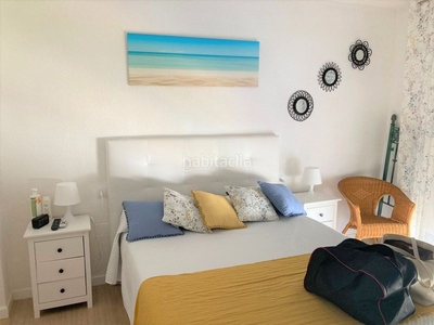 Apartamento amueblado con ascensor, parking, calefacción, aire acondicionado y vistas al mar en Torremolinos