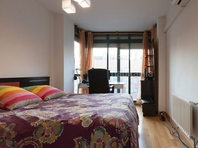 Piso con 2 habitaciones amueblado con ascensor, parking, piscina, calefacción y aire acondicionado en Madrid