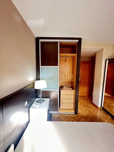 Piso con 2 habitaciones con ascensor, parking, piscina y calefacción en Madrid