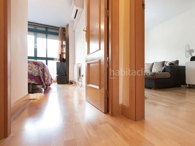 Piso con 2 habitaciones con ascensor, piscina, calefacción y aire acondicionado en Madrid