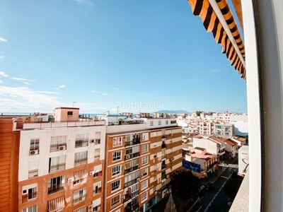 Piso con 4 habitaciones con ascensor, parking, calefacción y aire acondicionado en Málaga