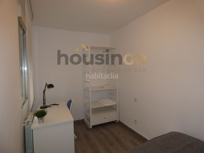 Piso en venta , con 63 m2, 3 habitaciones y 1 baños, ascensor, amueblado, aire acondicionado y calefacción individual gas natural. en Madrid