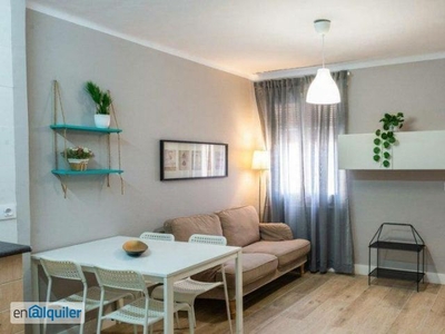Adorable apartamento de 2 dormitorios en alquiler cerca del metro en Horta-Guinardó