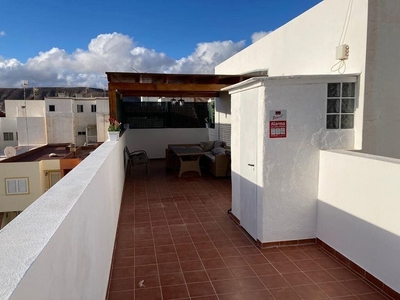 Alquiler de piso en Fabelo de 3 habitaciones con terraza y garaje