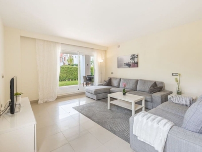 Apartamento en venta en Atalaya-Isdabe, Estepona, Málaga