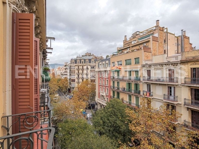 Apartamento magnífico piso alto y luminoso en eixample esquerra en Barcelona