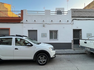 Сasa con terreno en venta en la Calle Andrés Bellido' Los Palacios y Villafranca
